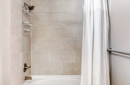 Mueller Apartment | Bright Mueller 1BR w/ Pool, W/D & Gym, nr park, by Blueground