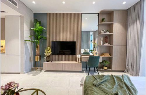 Discovery Gardens Apartment | Bright New Studio with Pool & Gym Access, 5 min from Gardens Metro