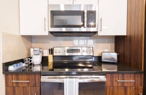 West Hartford Apartment | Bright & Peaceful Studio Hideaway - Cozy, Quiet & Central