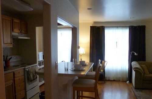 Fairview House | Bright, quiet and clean fully furnished Guesthouse near to Downtown and Midtown!