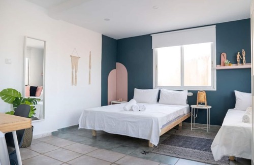 Tel Aviv Apartment | Bright Rooftop Apt with Private Roof ♡ of Tlv ☆ TV