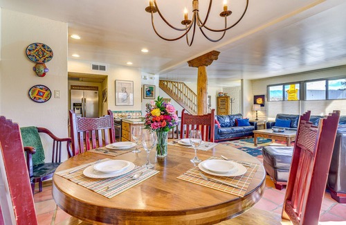 Northeast Santa Fe Condo | Bright Santa Fe Condo: 30 Min from Ski Basin!