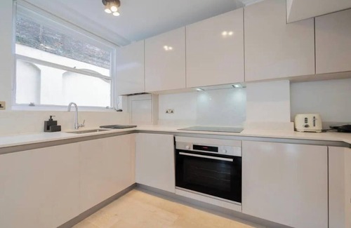 Bryanston and Dorset Square Apartment | Bright & Spacious 2-Bedroom Apartment in Marylebone, London
