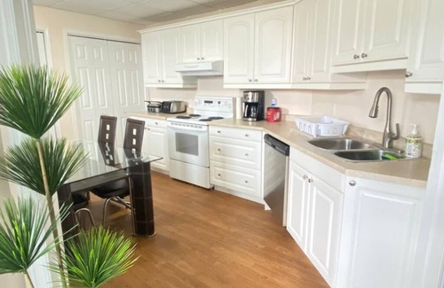 Amherstview House | Bright, spacious and walkout basement unit.n LCRL20230000513