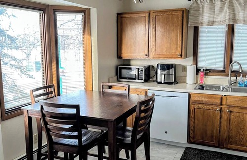 Downtown Anchorage Apartment | Bright & Spacious Downtown 2 Bedroom Apt w/King bed!