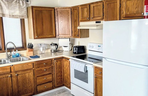 Downtown Anchorage Apartment | Bright & Spacious Downtown 2 Bedroom Apt w/King bed!