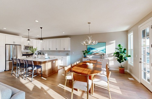 Park City House | Bright Spacious & Modern Condo with fireplace and gas grill
