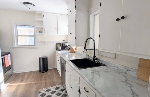 Champaign House | Bright & Spacious on William St.