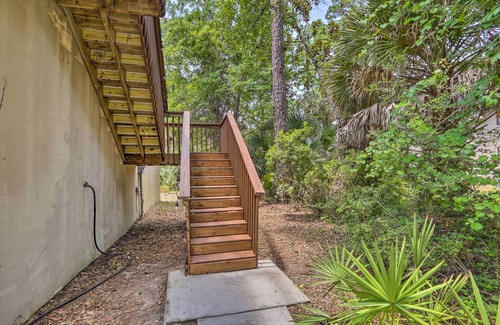 Steinhatchee Cottage | Bright Steinhatchee Home: Proximity to Ocean!
