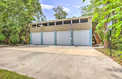 Steinhatchee Cottage | Bright Steinhatchee Home: Proximity to Ocean!