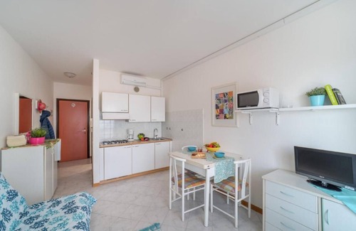 Lignano Sabbiadoro Apartment | Bright studio a few steps from the beach
