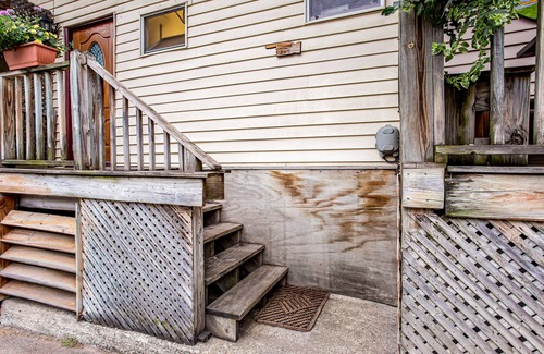Hammondsport Apartment | Bright Studio w/ Free WiFi - Walkable Locale Near Pulteney Square & Keuka Lake