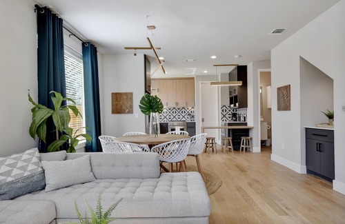 East MLK House | Bright + Stylish Oasis | East ATX, Near Downtown