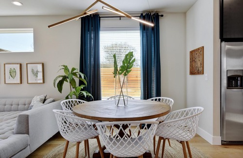 East MLK House | Bright + Stylish Oasis | East ATX, Near Downtown