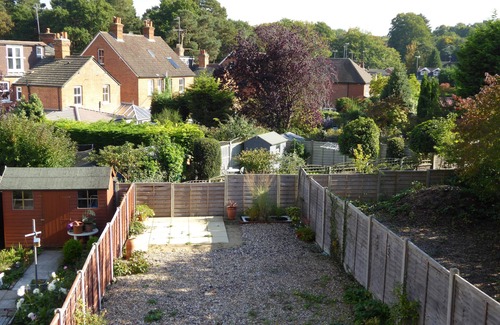 Sunninghill Apartment | Bright, sunny, 1-bedroomed apartment on the High Street