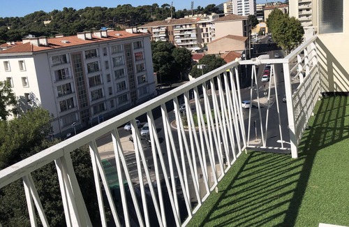 Toulon Apartment | Bright T3 apartment with 10 m2 terrace