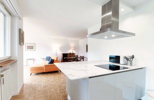 Bigogno Apartment | Bright two-room apartment surrounded by greenery (Luminosa Apartment)