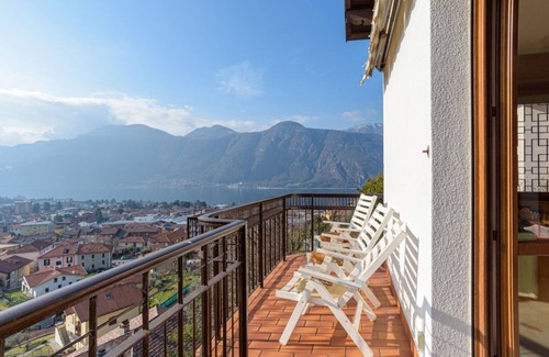 Mandello del Lario Villa | Bright villa with lake view, can accommodate up to 6 people.The property is located in a residential area of Mandello del Lario, a town on the shores of the Lecco branch of Lake Como.The area is ideal for both relaxing stays and trekking lovers. Nearby t