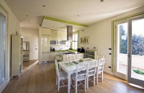 Monte House | Bright villa on the hills of Lake Garda