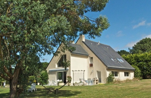 Penestin Villa | Bright villa set in 3000 m2 of wooded grounds 300 metres from the beach