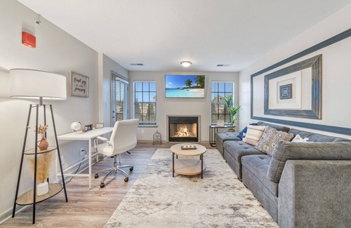 Huntsville Apartment | Bright with fast Wi-Fi free parking in a central location