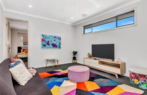 Brompton House | 'Brightly Brompton' A Family Delight by the Park