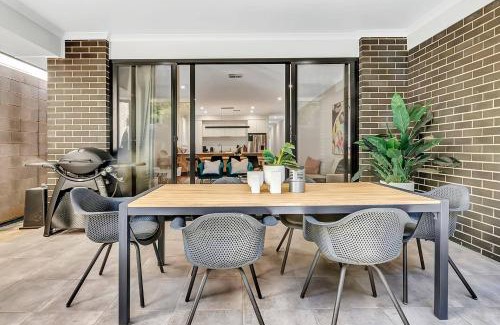 Brompton House | 'Brightly Brompton' A Family Delight by the Park