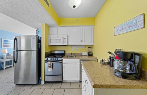 Crescent Beach Condo | Brightly colored oceanfront two-bedroom unit | Carolina Reef - 507