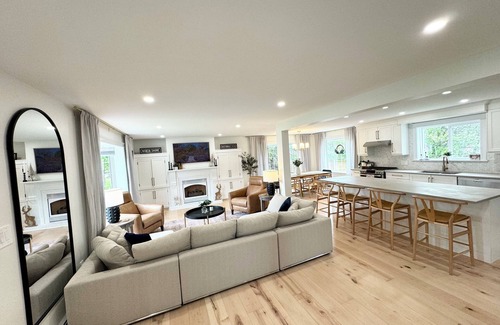 Charlottetown House | Brighton renovated 4 Bdrm/3bath with A/C & hot tub - Close to Downtown