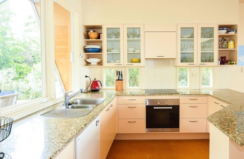 Somers House | Brighton - Short walk to the beach and views of Western Port Bay