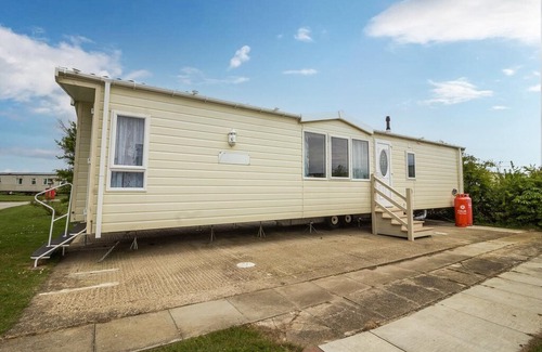 Mappleton House | Brilliant 6 berth caravan for hire at Skipsea Sands Holiday Park ref 41037NF