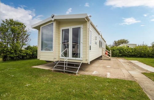 Mappleton House | Brilliant 6 berth caravan for hire at Skipsea Sands Holiday Park ref 41037NF