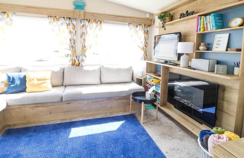 Hopton on Sea House | Brilliant 8 berth caravan for hire at Haven Hopton in Norfolk ref 80020F