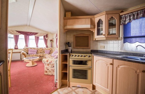 Hunstanton House | Brilliant caravan for hire at Manor park in Hunstanton Norfolk ref 23176K