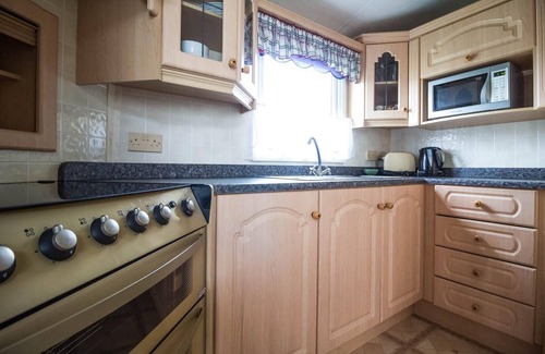 Hunstanton House | Brilliant caravan for hire at Manor park in Hunstanton Norfolk ref 23176K