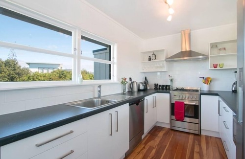 Waihi Beach House | Brilliantly positioned 30 metres from the beach.