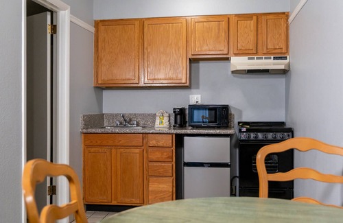 Downtown Reno House | Bring the Family! 2 Comfortable Units w/Kitchenettes, Close to Truckee Riverwalk