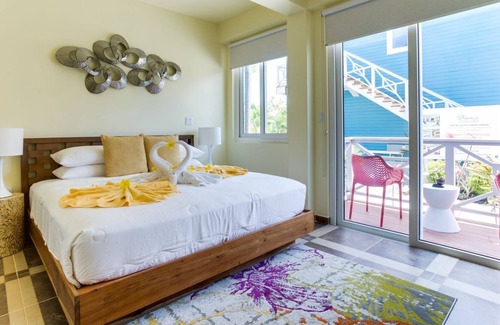 Placencia Apartment | Brisa Oceano Resort 3 Bedroom Beach Suite