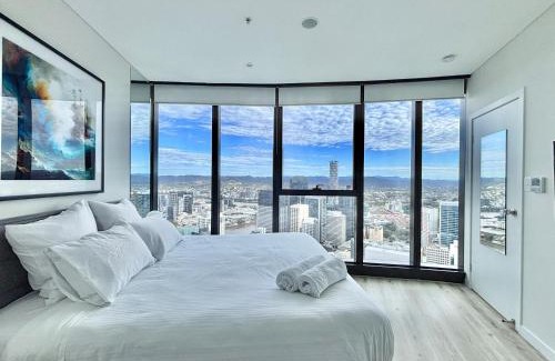 Brisbane Central Business District Apartment | Brisbane Skytower -61st Floor- luxurious Apartment with 3 bedrooms and 2 bathrooms