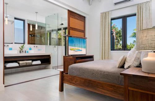 Long Bay Villa | Brise De Mer 4 BR Villa
