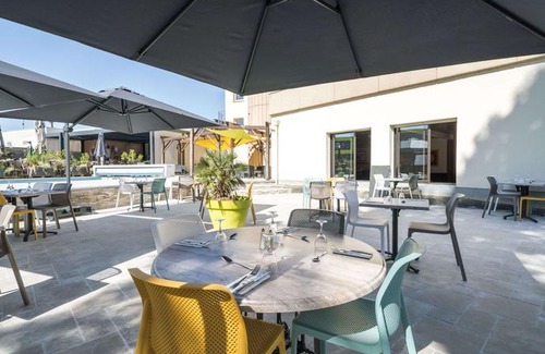 Saint-Sylvain-d'Anjou Hotel | Brit Hotel Angers Parc Expo - L'Acropole