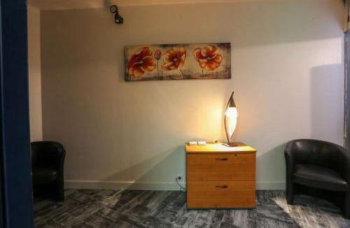 Saintes Hotel | Brit Hotel Bleu Nuit