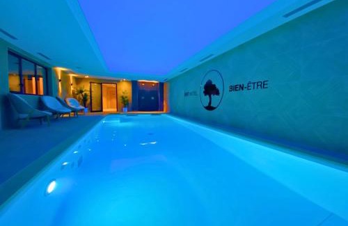 Lecousse Hotel | Brit Hotel Piscine & Spa - Fougères