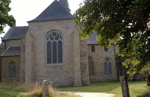 Le Cloitre-Saint-Thegonnec Cottage | Brittany, Finistère, pets welcome, modular gîte for 2, 4 or 6 people.