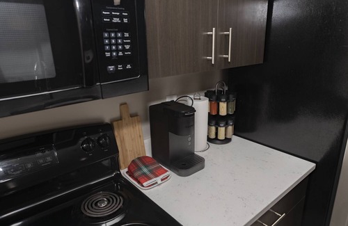 Indianapolis Condo | Broad Ripple's Hidden Gem 1BR with Free Parking