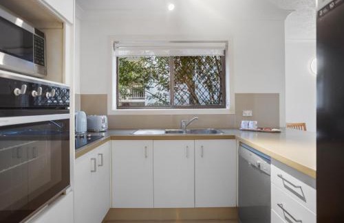 Broadbeach Apartment | Broadbeach Cozy Apartment