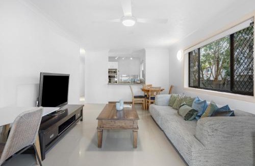 Broadbeach Apartment | Broadbeach Cozy Apartment