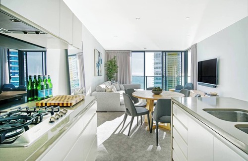 Broadbeach Apartment | Broadbeach Exclusive Sky High Luxury at Oracle