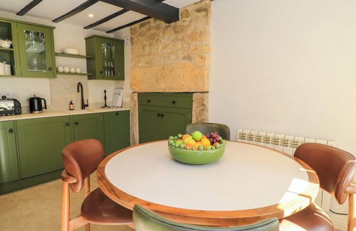Broadway House | BROADWAY COTTAGE, pet friendly, character holiday cottage in Broadway
