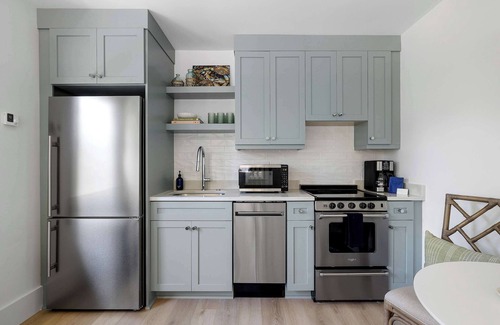 Folly Beach Condo | Broderick @ Dellawisp 1 Block to Beach